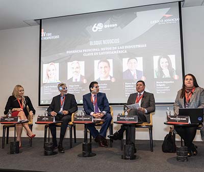 El XIV Foro Latinoamericano reunió a 77 ponentes de 14 países del ámbito del Derecho, los negocios y la innovación